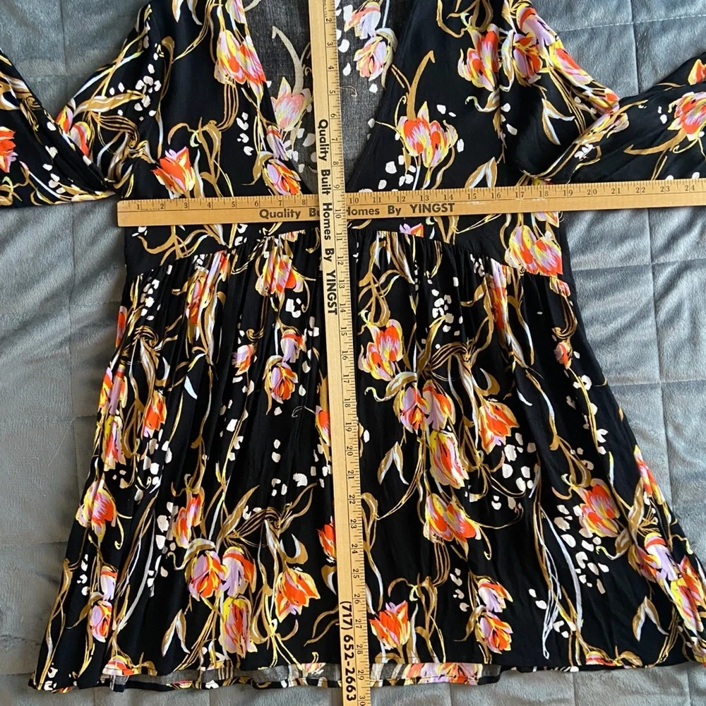 Free People Bella Printed Black Onyx Floral Tunic Size Medium